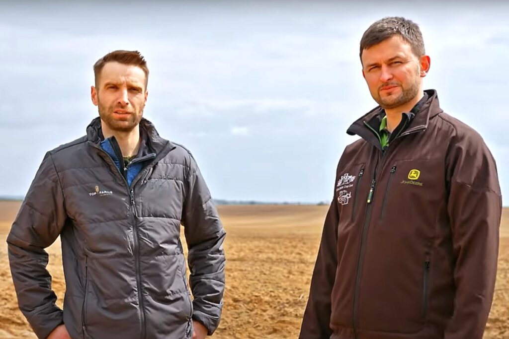 Od lewej: Bartosz-Pietrucha-dyrektor-dzialu-doswiadczen-i-analiz-Top-Farms-Glubczyce-i-Bogdan-Kazimierczak-Product-Sales-Specialist-John-Deere-Polska