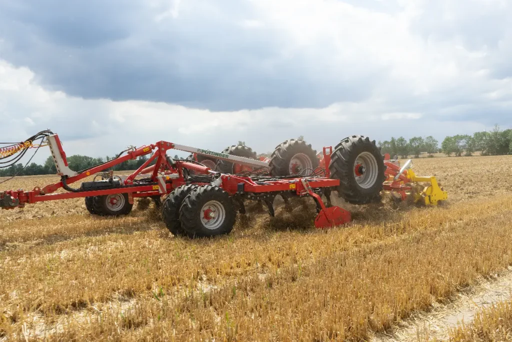 W roku finansowym 2022/2023 (stan na dzień 31.07.2023) maszyny uprawowe i siewne stanowiły 43% obrotu Pöttinger Polska © Traktor24.pl