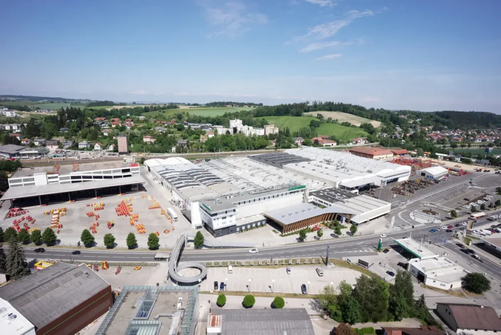 Widok z lotu ptaka na główny zakład w Grieskirchen w Austrii, fot. mat. prasowe
