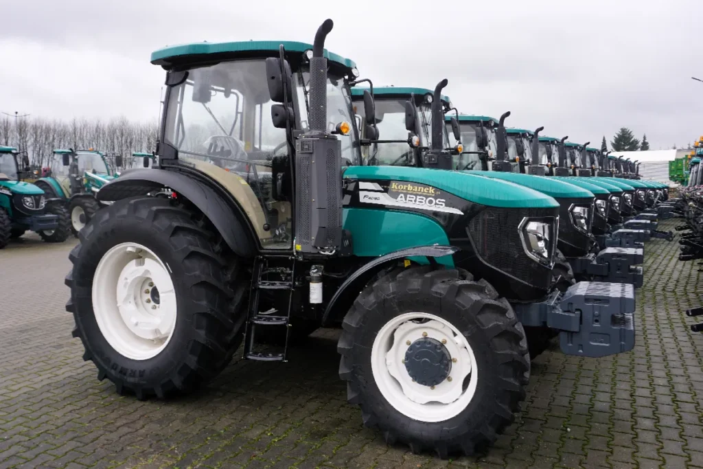 Ciągniki Arbos będą stopniowo otrzymywały nazwę Aupax – innych różnic pomiędzy tymi traktorami nie znajdziemy © TRAKTOR24.pl