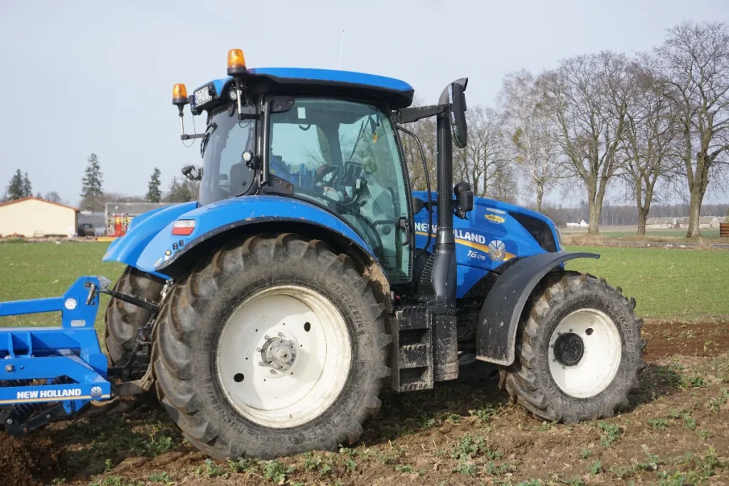 To bardzo udany traktor, najlepszy z wszystkich New Hollandów jakie mam. Tak o modelu T6.175 Dynamic Command mówi Zenon Zajdziński © TRAKTOR24.pl