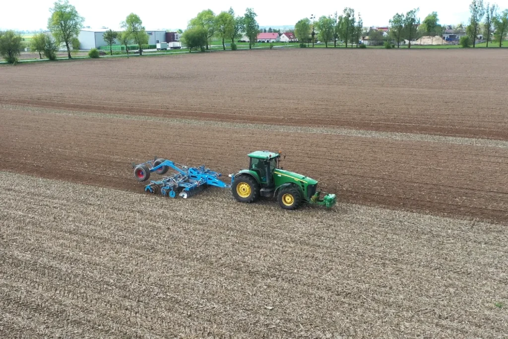 Dla wielu rolników, po latach bezawaryjnej pracy na tysiącach hektarów, Lemken Rubin 10 stała się synonimem trwałości fot. TRAKTOR24.pl