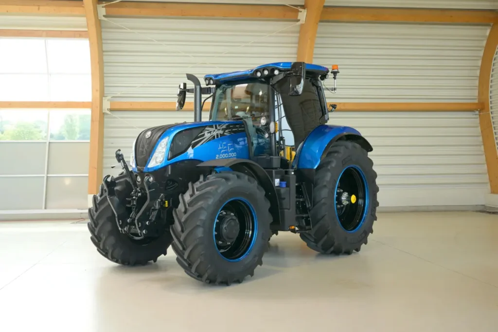 Dwumilionowy New Holland wyjechał z fabryki w Basildon. Zaszczytne miano przypadło w udziale modelowi T7.225 fot. mat. prasowe