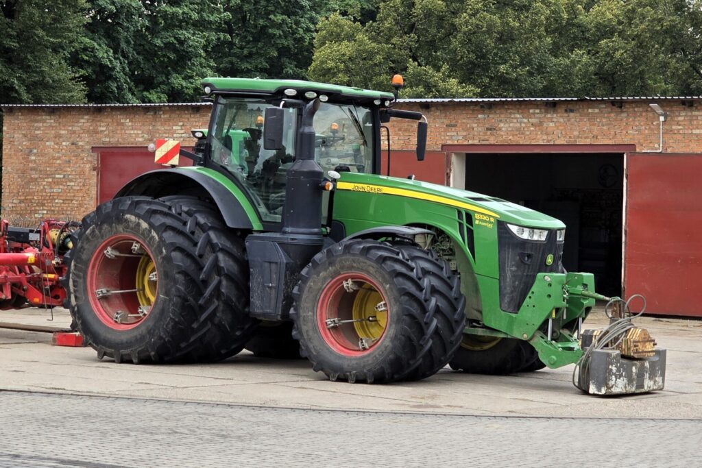 Po 7 miesiącach 2024 r., John Deere jest również liderem wśród ciągników używanych fot. TRAKTOR24 