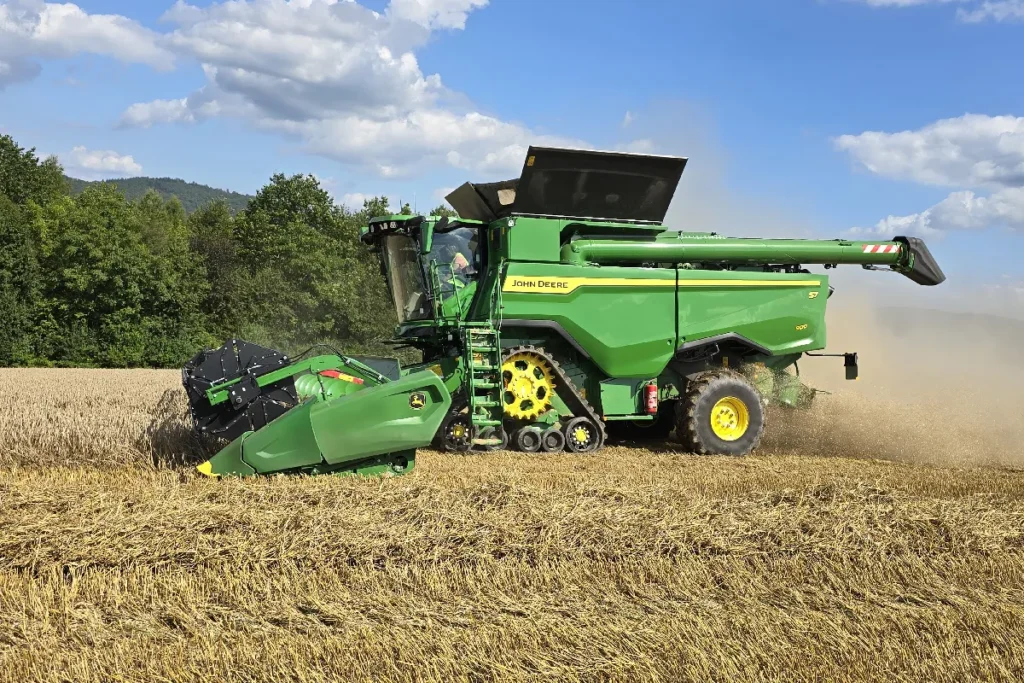 Na stoisku John Deere nie zabraknie nowych kombajnów cyfrowych serii S i T fot. TRAKTOR24