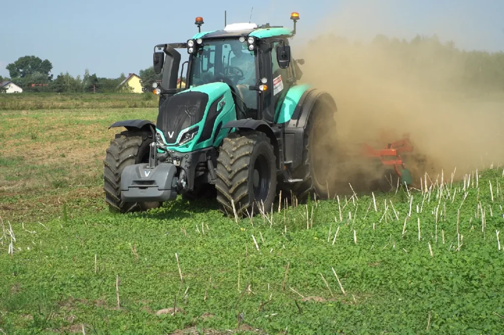 Valtra serii T pozytywnie zaskoczyła nas zużyciem paliwa przy każdej z wykonywanych prac fot. Traktor24.pl