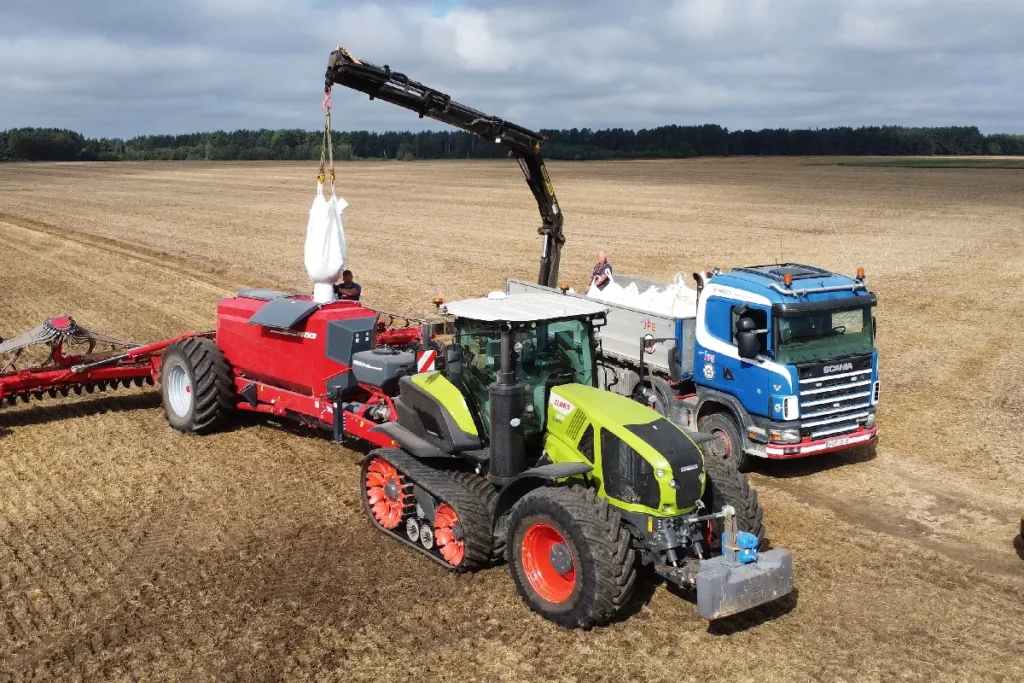 Horsch Avatar może zostać doposażony w siewnik MiniDrill fot. TRAKTOR24