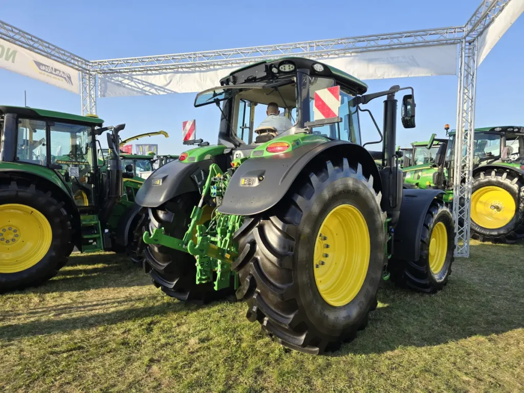 Maksymalny wydatek układu hydraulicznego wyniesie od teraz do 195 l/min. Taka opcja dostępna będzie w każdym modelu fot. Tomasz Kuchta