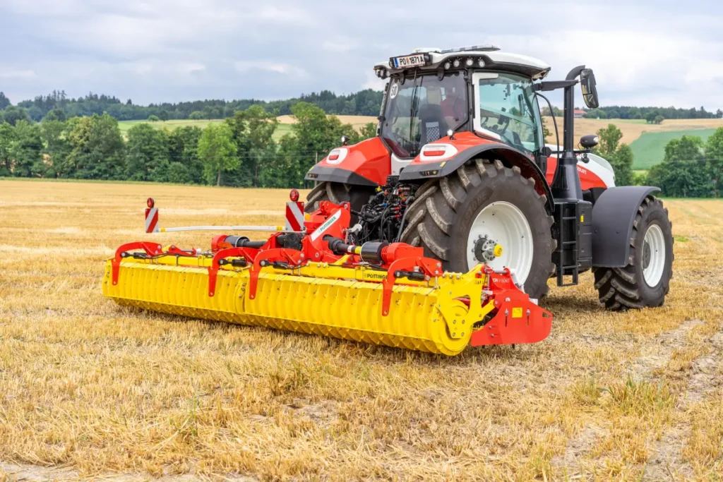 Austriacki producent rozszerza swoją ofertę składanych średnio ciężkich bron wirnikowych o model 6-metrowy Pöttinger Lion V 6040 – nowa brona wirnikowa o szerokości 6 m fot. mat. prasowe