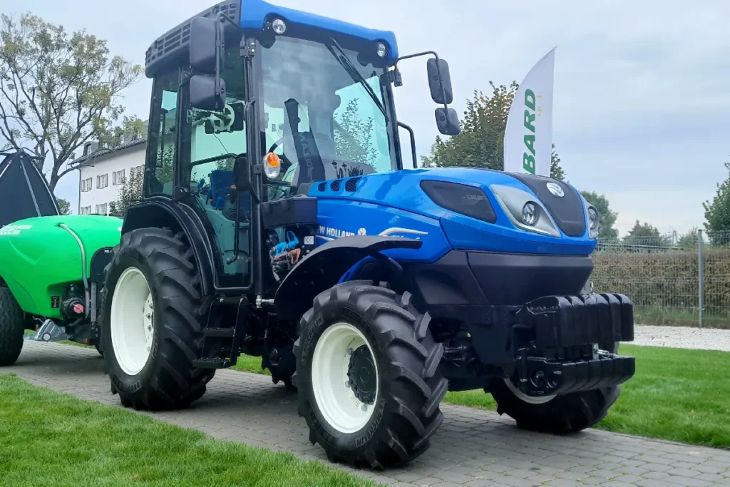 Polska premiera ciągników serii New Holland T4F S odbyła się na początku października 2024 r w Pałacu Mała Wieś pod Grójcem fot. Tomasz Towpik