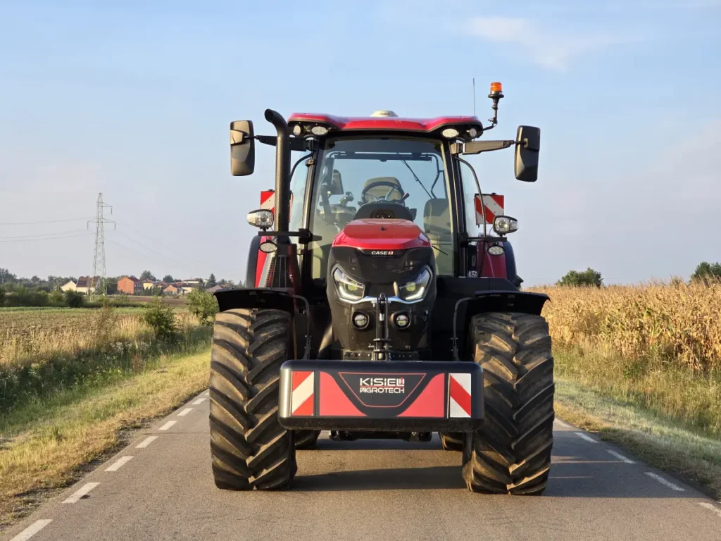 Case IH Puma 200 zdecydowanie przykuwa uwagę nowoczesną stylistyką fot. Tomasz Kuchta