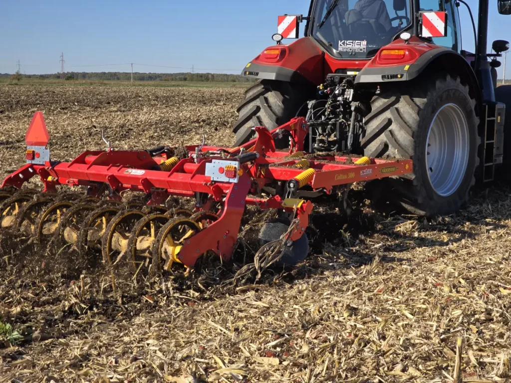 Vaderstad Cultus 300 po kukurydzy 2 fot. Traktor24.pl