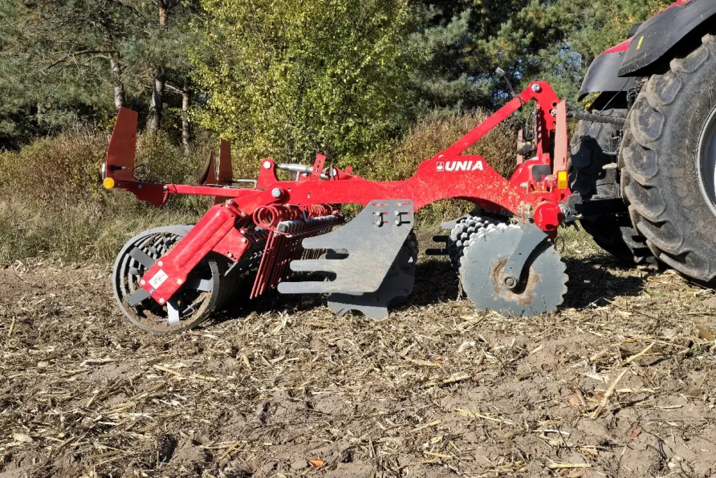 Oceniany przez nas agregat Unia Ares XL 3 miał dwa rzędy talerzy roboczych Classic o średnicy 560 mm i grubości 4 mm fot. TRAKTOR24