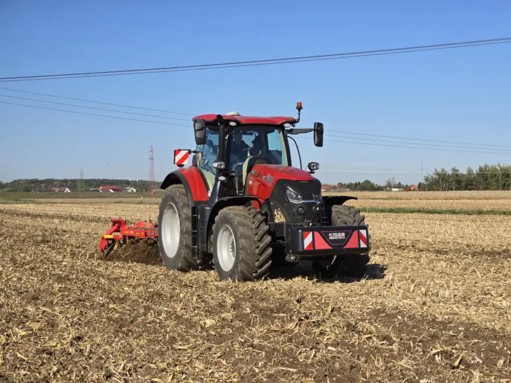 W naszych warunkach kresem możliwości uciągowych Pumy była głębokość robocza ok. 25 cm osiągnięta na polu charakteryzującym się raczej lekką w uprawie glebą fot. Tomasz Kuchta